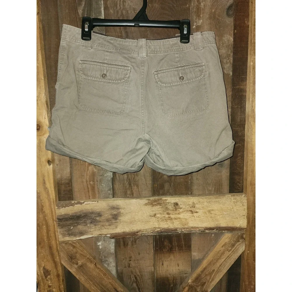 Eddie Bauer *small stain